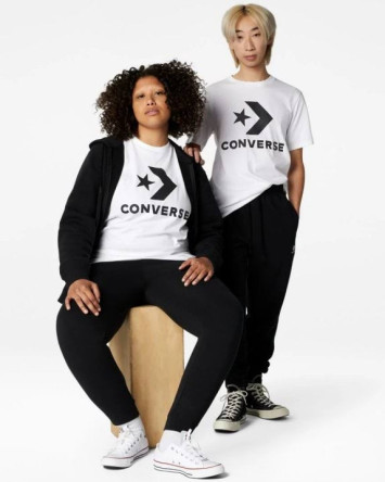 Converse Go-To Star Chevron Logo Standard-Fit T-Shirt
