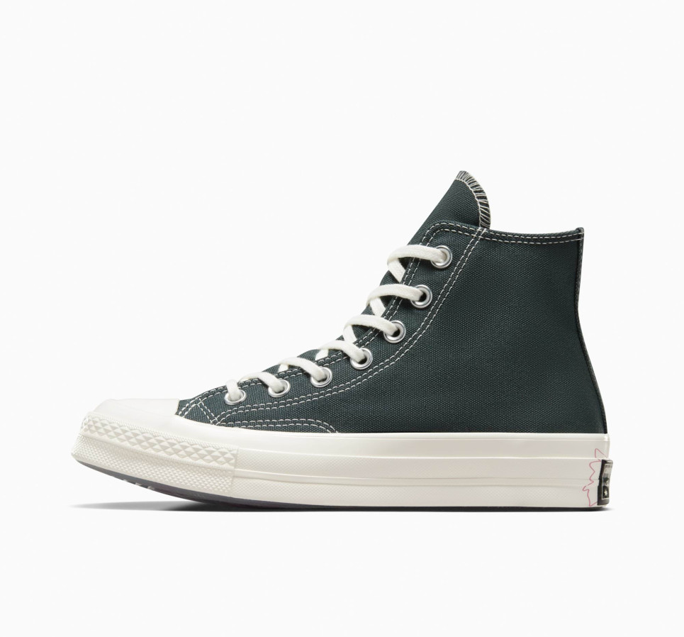 Chuck 70 Enchanted Garden
