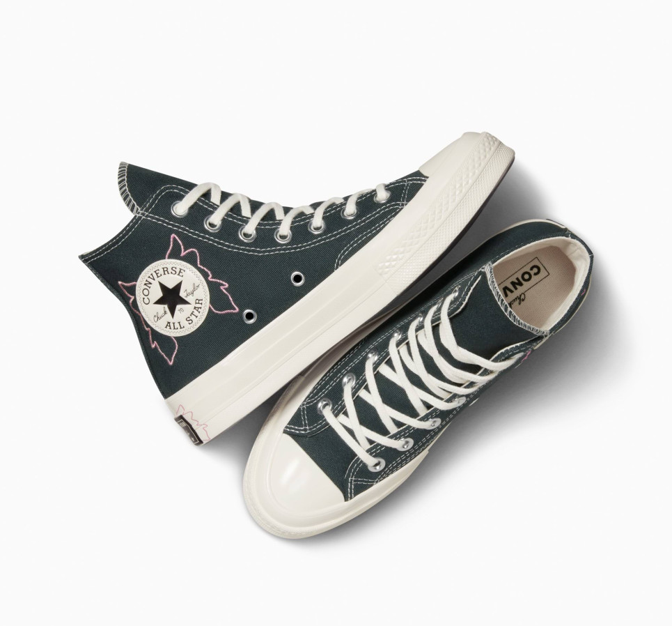 Chuck 70 Enchanted Garden