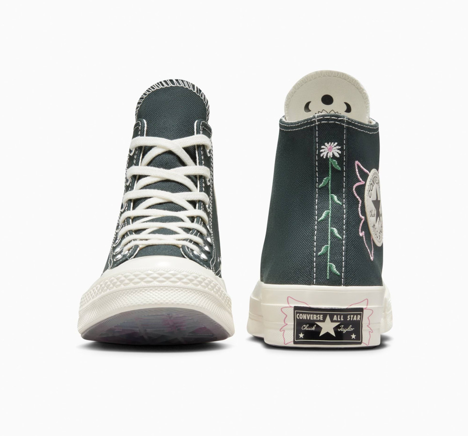 Chuck 70 Enchanted Garden