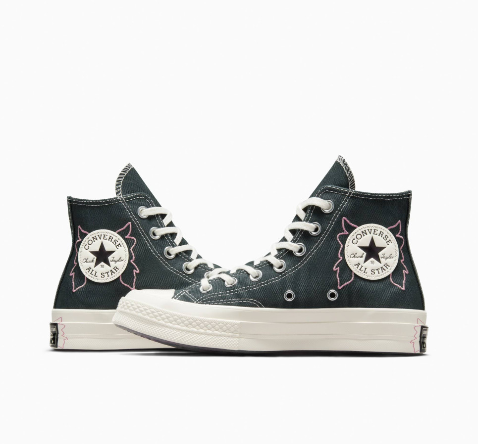 Chuck 70 Enchanted Garden