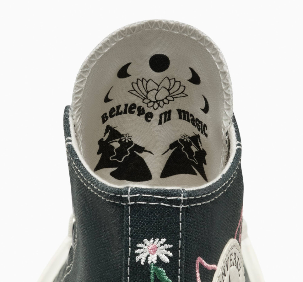 Chuck 70 Enchanted Garden