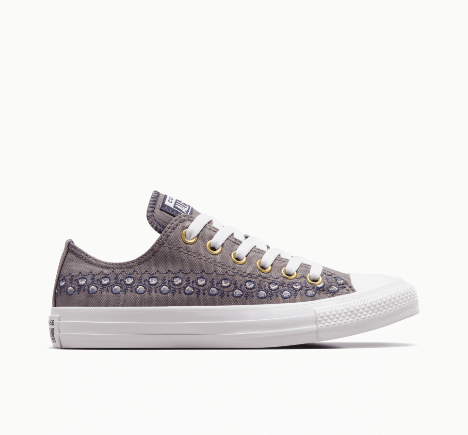 Chuck Taylor All Star Embroidered Florals