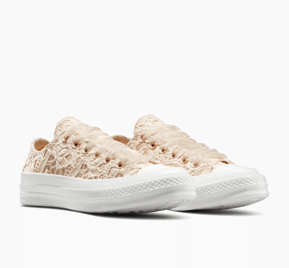 Chuck 70 Crocheted Satin