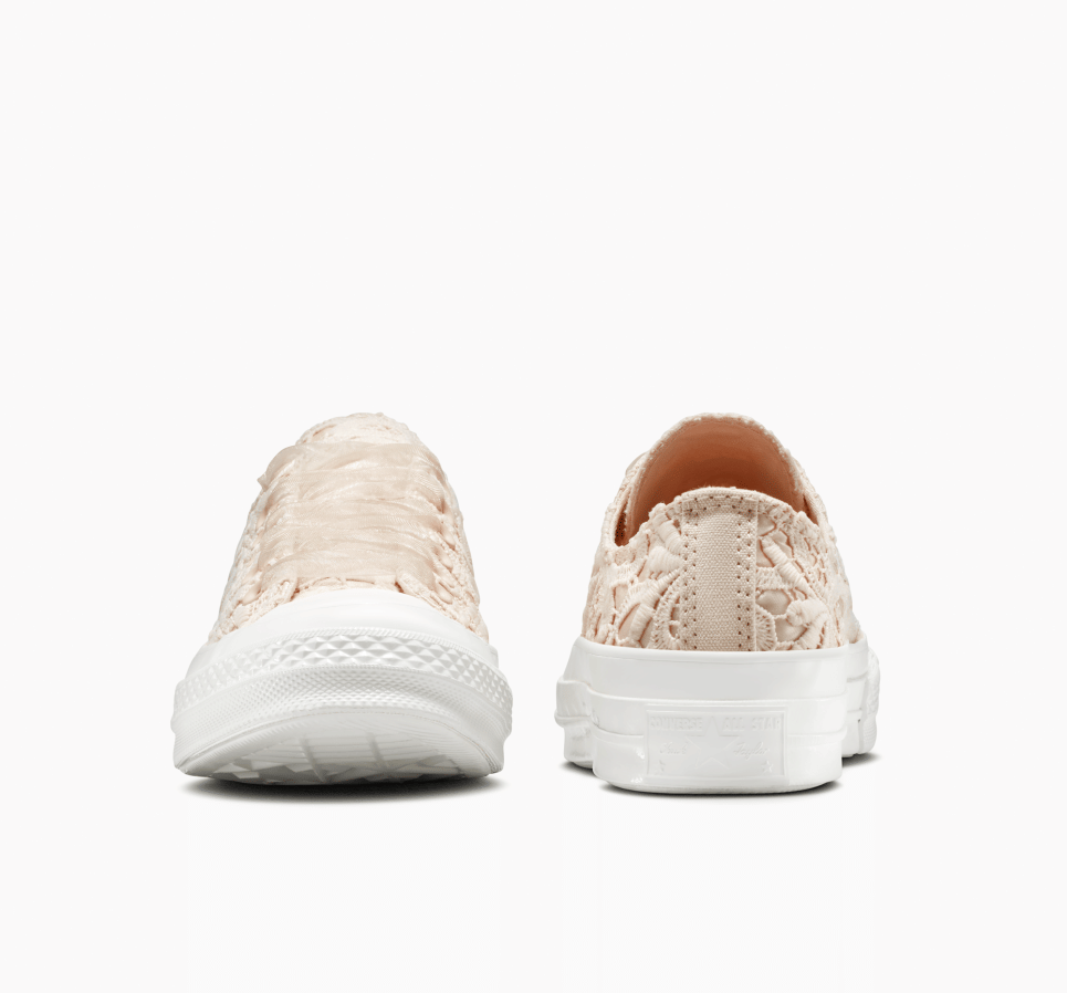 Chuck 70 Crocheted Satin