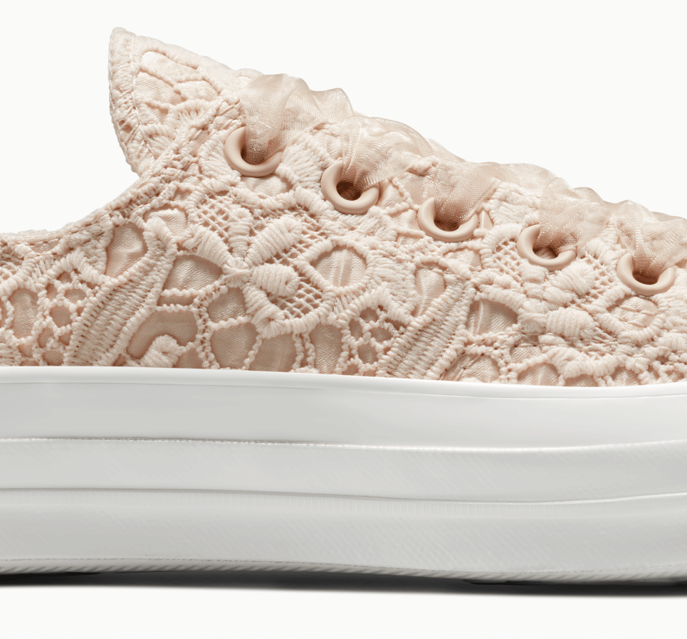 Chuck 70 Crocheted Satin